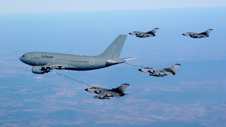 Mit Luftbetankungen verhilft die Bundeswehr Kampfjets der Koalition gegen den IS zu längeren Einsätzen.