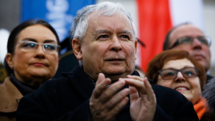 Der PiS-Chef Jaroslaw Kaczynski gilt als heimlicher Herrscher seit dem Wahlsieg seiner Partei.