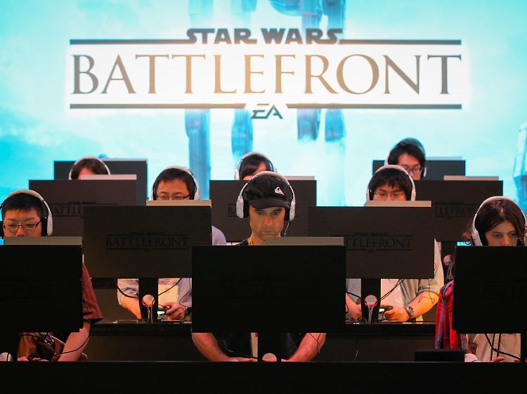 Sie wollen doch nur spielen: Besucher der "Tokio Game Show" im September 2015.