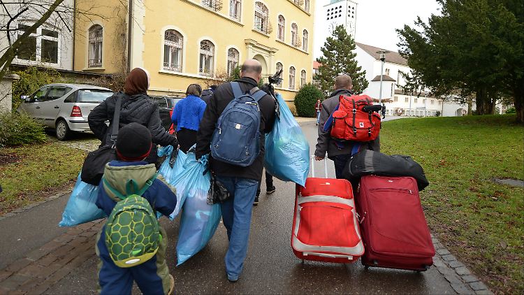 Vermutlich reisen viele Flüchtlinge in die Großstädte oder zu Verwandten.