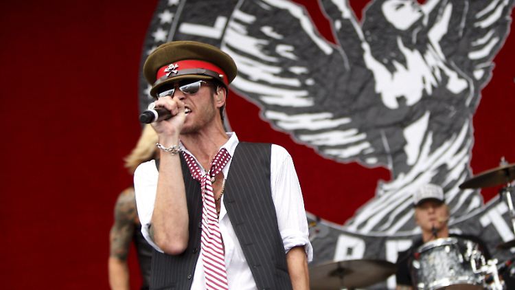 Scott Weiland bei einem Konzert mit der Band Velvet Revolver im August 2007. 