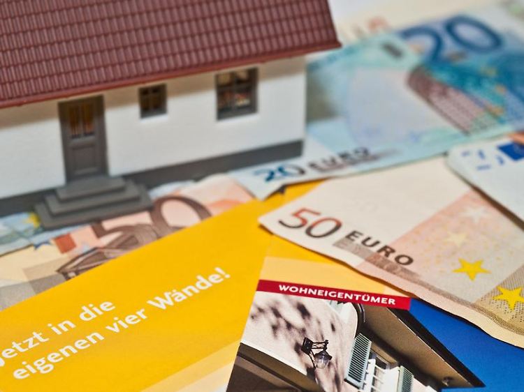 Teure Anschaffung: Viele tragen sich derzeit mit dem Gedanken an einen Immobilienkauf.
