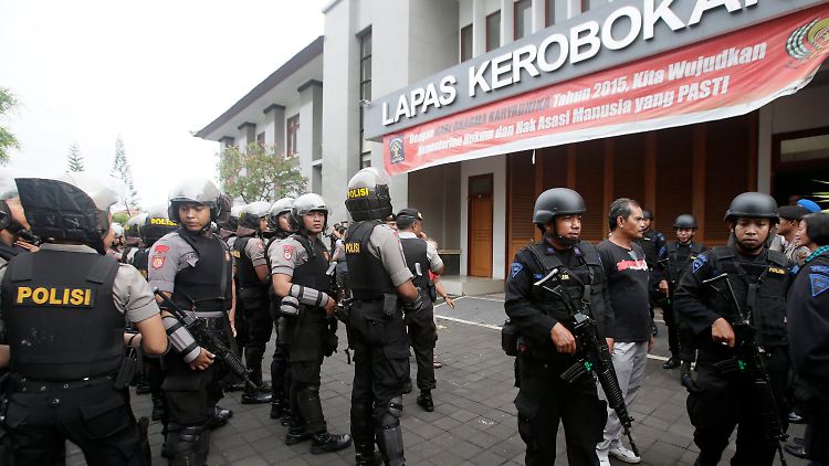 Indonesien ist in Alarmbereitschaft: Am Freitag stockte der Armeechef die Sonderkräfte auf 150.000 auf.