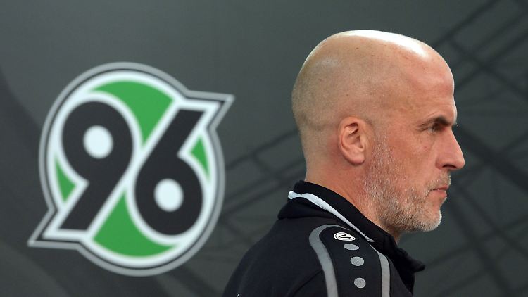 Gehen möglicherweise in Zukunft getrennte Wege: Michael Frontzeck und Hannover 96.