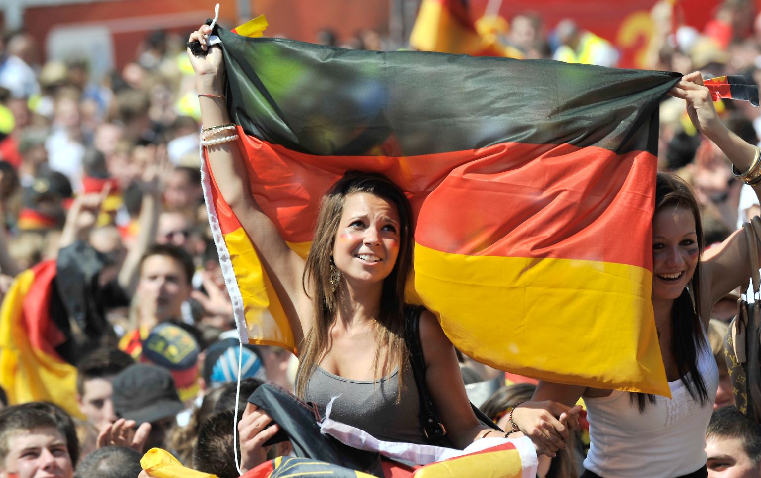 Kaum zu glauben: Nach dem Krisenjahr 2009, als das deutsche Bruttoinlandsprodukt um 4,7 Prozent eingebrochen war, ist die gute Laune schneller zurück als gedacht. Deutschland strahlt und ... 