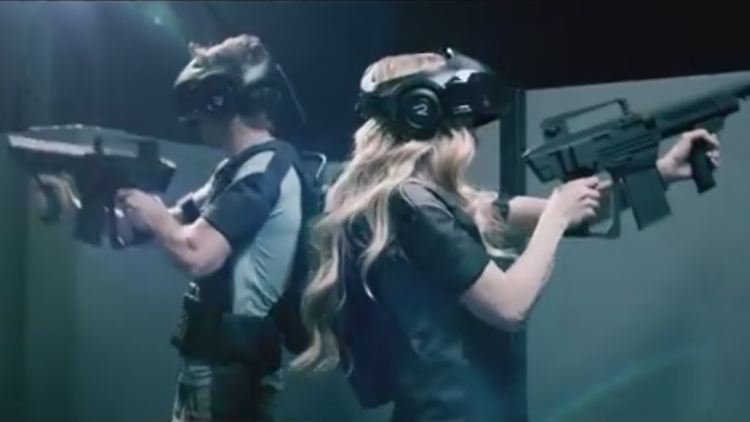 Spezielle Helme, Westen und Handschuhe sollen in Kombination mit einer "lebenden" Umgebung die perfekte Illusion bieten.