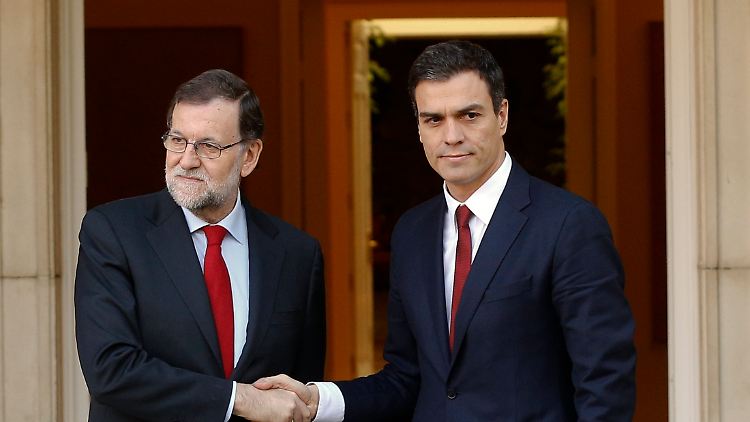 Kommt es zu einer Verständigung der beiden alten Parteien? Der konservative Regierungschef Rajoy und Sozialistenführer Sanchez treffen sich zu Sondierungsgesprächen.