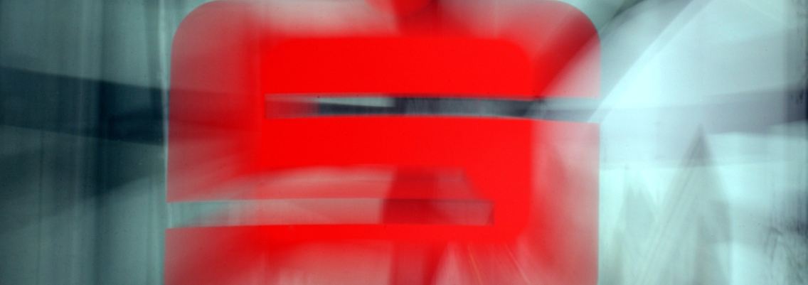Die Hamburger Sparkasse verlangt ab September von wohlhabenden Kunden ein Verwahrentgelt.