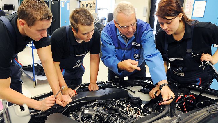 Für Kfz-Mechatroniker gibt es noch 4000 freie Lehrstellen.