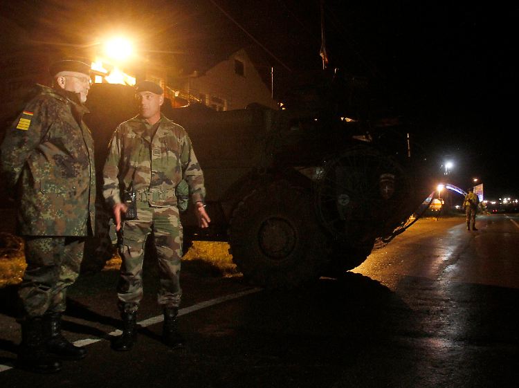 Im Norden des Kosovo sind mehr als 200 Soldaten der NATO-Friedenstruppe im Einsatz.
