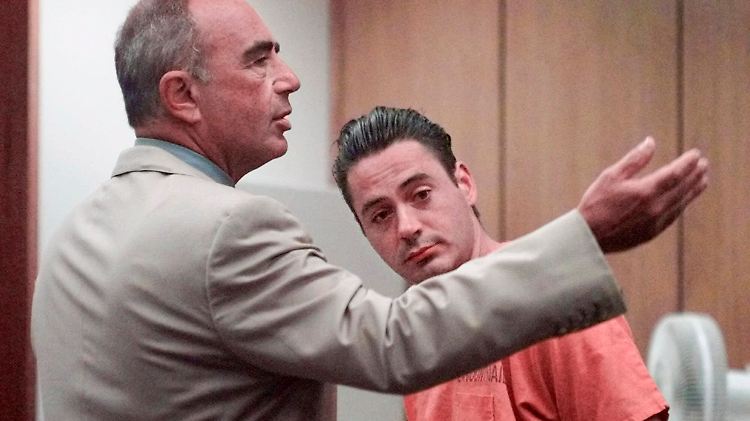Weil er mehrfach gegen seine Bewährungsauflagen verstieß, musste Robert Downey Jr. 1999 sogar eine Haftstrafe absitzen. 