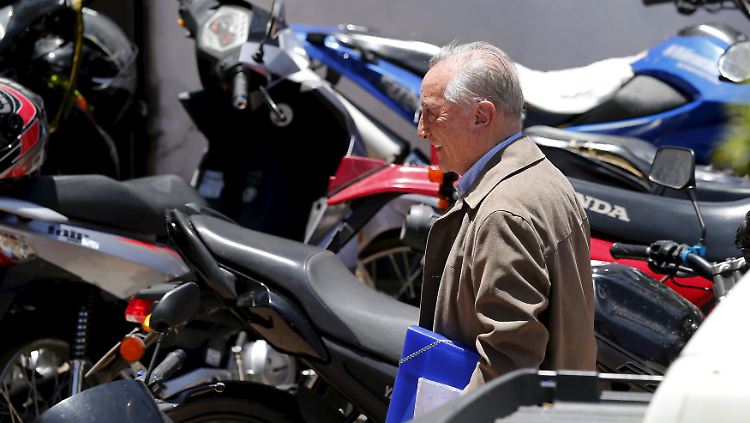 Der Antrag seiner Anwältin, Eugenio Figueredo wegen seines Alters und Gesundheitszustandes unter Hausarrest zu stellen, wurde abgelehnt. 
