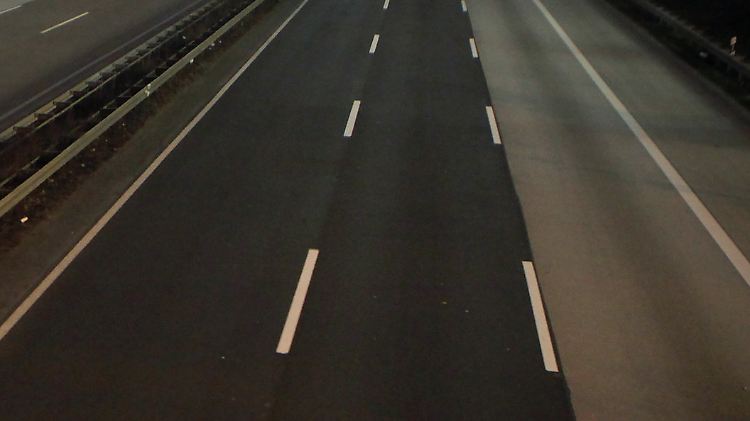 Die Autofahrer blockierten den nachfolgenden Verkehr, um ungestört rasen zu können.