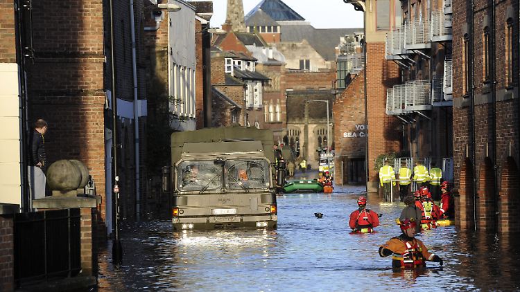 Die historische Stadt York ist überflutet.