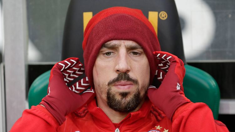 Erst eine Verletzung am Sprunggelenk und dann am Muskel: Franck Ribéry wartet auf seine Genesung.