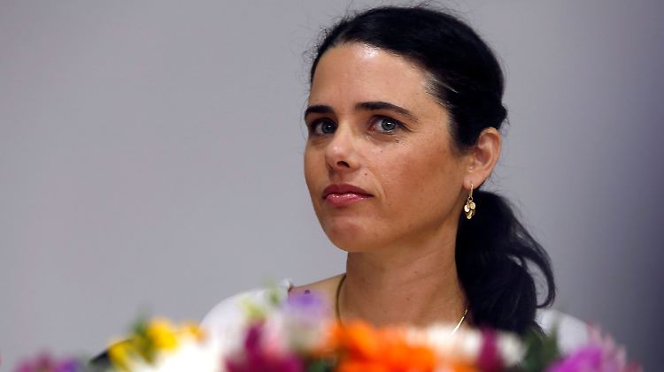 Justizministerin Ajelet Schaked hatte den Gesetzesentwurf vorangetrieben. Schaked ist derzeit die kontroverseste Politikerin Israels. 