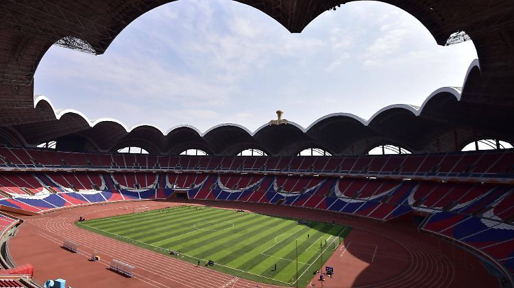 Das Stadion "1. Mai" von Pjöngjang ist die größte Arena der Welt. Schon bald sollen dort Fußballspiele von internationalem Topniveau stattfinden.