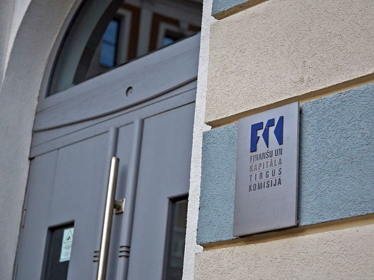 Trotz der schwerwiegenden vorwürfe gegen die eigenen Banken unternahm die lettische Finanz- und Kapitalmarktkommission zunächst wenig.