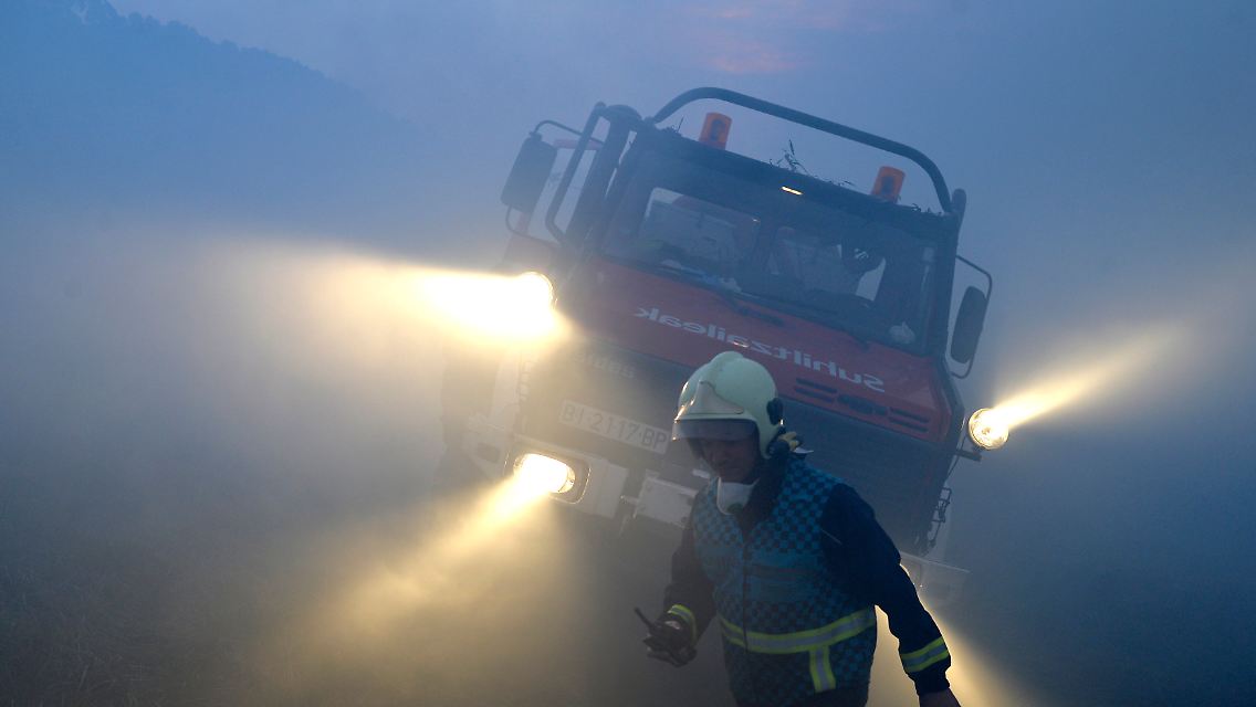 Feuerwehrmann im Einsatz nahe Bilbao.
