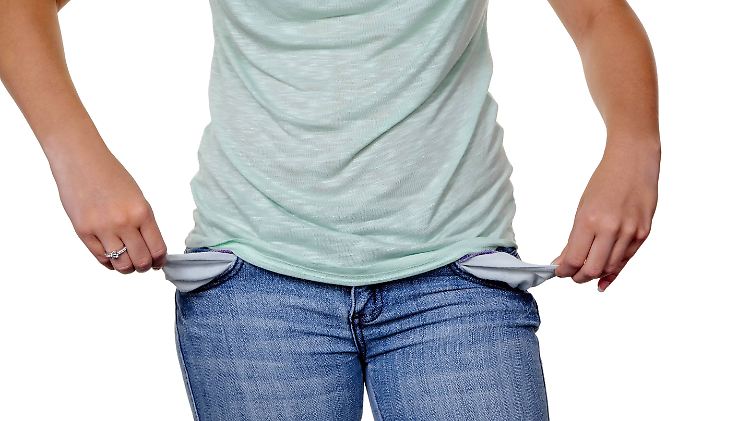 Die Mehrheit der insolventen Verbraucher steht vor allem bei Kreditinstituten und Versandhändlern in der Kreide.