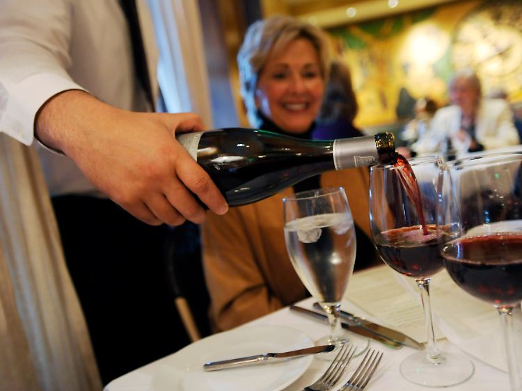 "BYOB" (Bring your own bottle) kann Geld sparen.