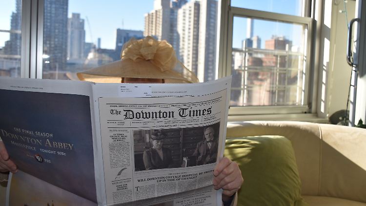 Alte Zeitung in moderner Kulisse - "The Downton Times".