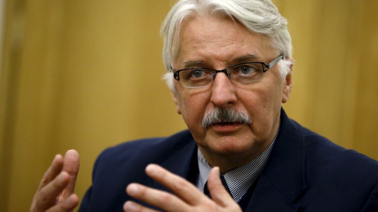 Der polnische Außenminister Witold Waszczykowski glaubt nicht, dass es dazu kommt, dass EU-Kontrollmechanismen angewendet werden.