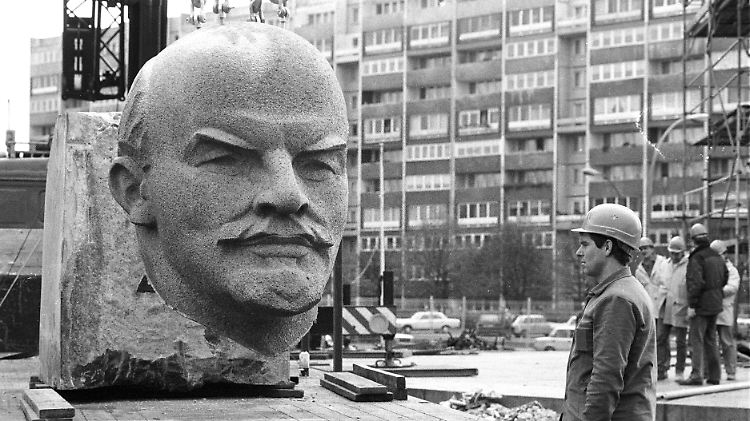 Nach einem Beschluss des Bezirks wurde das Denkmal 1991 abgerissen.