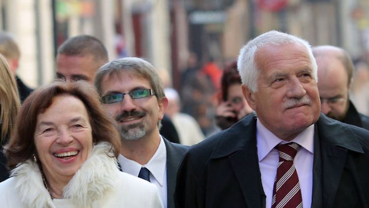 Vaclav Klaus (hier vor einigen Jahren mit seiner Frau) sieht die europäische Kultur in Gefahr.