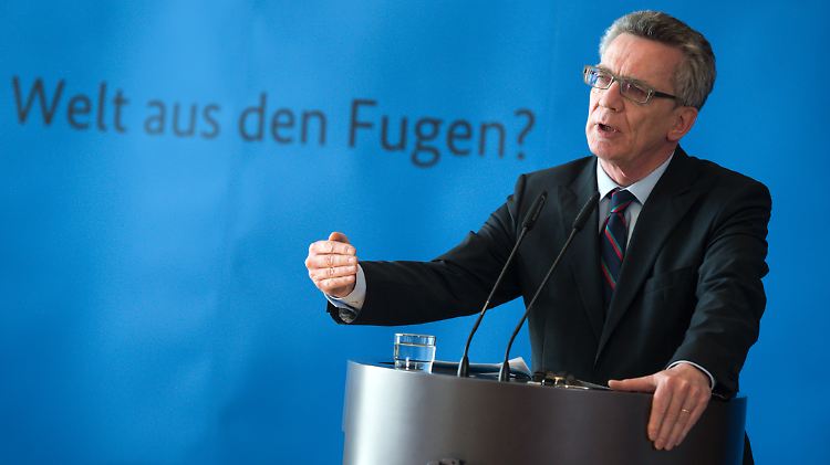 Innenminister Thomas de Maizière nannte die Übergriffe abscheulich und nicht hinnehmbar.