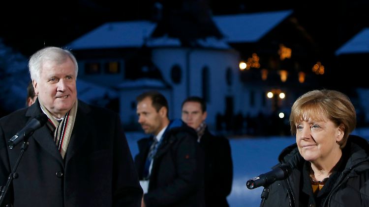 Erstmals in der 40-jährigen Geschichte der CSU-Klausur wird das Treffen von einem Bundeskanzler besucht. In diesem Fall von Kanzlerin Merkel.