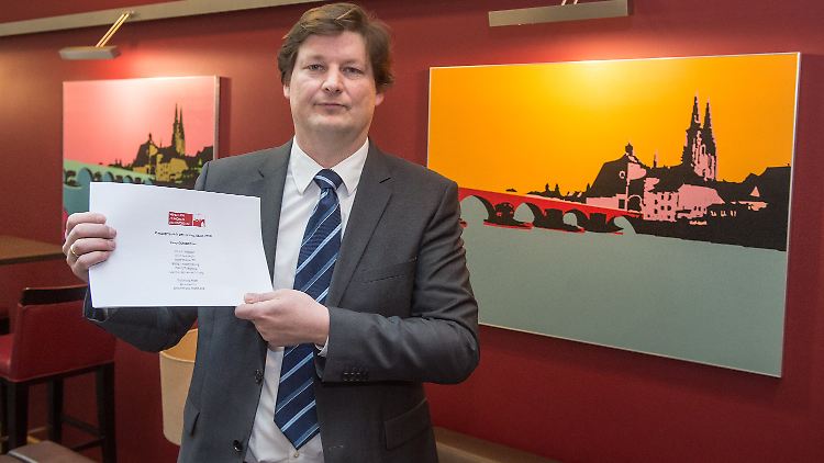 Rechtsanwalt Ulrich Weber geht von einer sehr hohen Dunkelziffer im Missbrauchsskandal der "Domspatzen" aus.