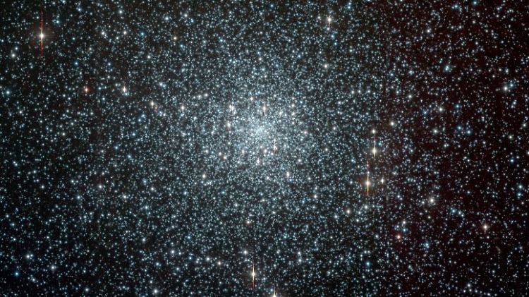 Der Kugelsternhaufen NGC6397 ist rund 7200 Lichtjahre von uns entfernt.