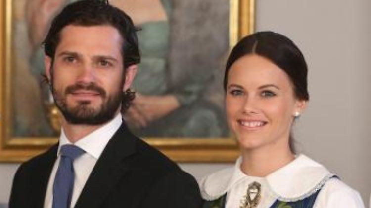 Königin Silvia, Prinz Carl Philip, Sofia Hellqvist und Prinzessin Madeleine, die ihr zweites Kind erwartet. Foto: Soeren Andersson/Tt