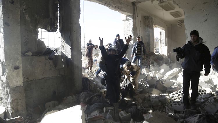 Die Provinz Idlib im Nordwesten Syriens wird von der Al-Nusra-Front kontrolliert: Unter den Toten sollen viele Extremisten sein. 