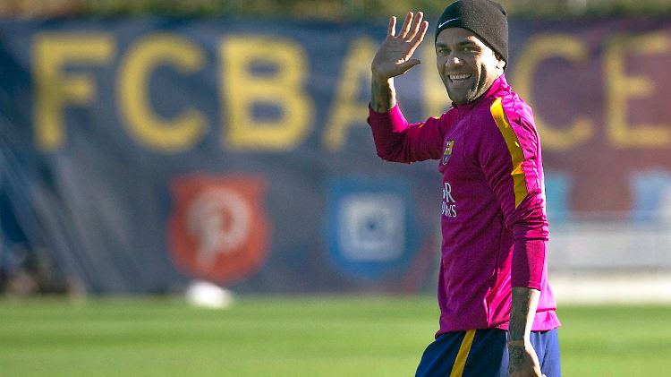 Dani Alves äußert sich auf seinem Instagram-Profil abfällig über spanische Journalisten.