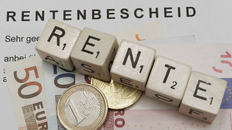 Bei einem um ein Jahr verschobenen Rentenbeginn erhöht sich die Altersrente damit bereits um sechs Prozent.