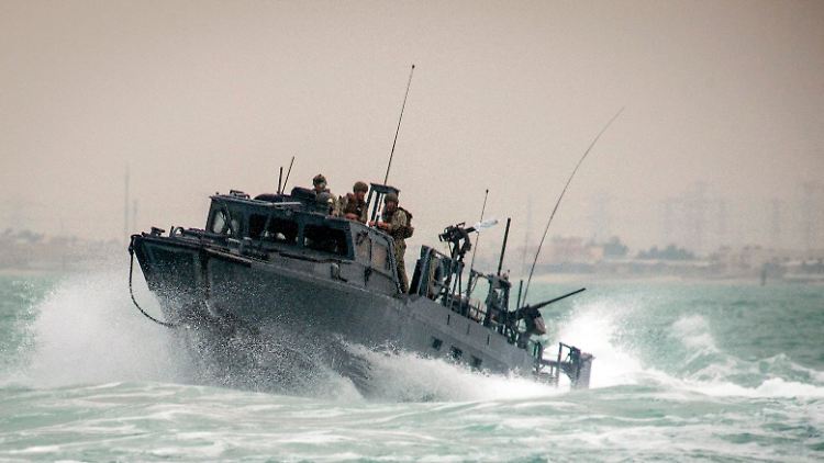 Ein Riverine-Boot der US-Streitkräfte auf Patrouille im Persischen Golf. Zwei solcher Boote setzten iranische Sicherheitskräfte fest.