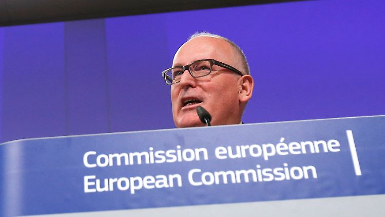 EU-Vizepräsident Timmermans: Die EU will die jüngsten Gesetze in Polen prüfen.