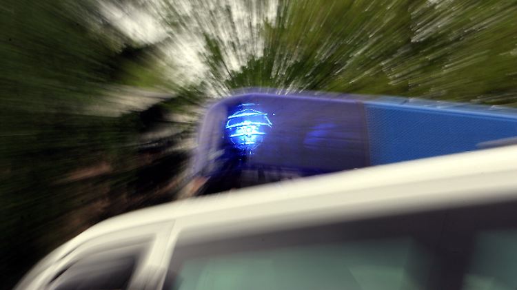 Der Vorfall erinnert daran, wie im vergangenen August in einem LKW in Österreich 70 Leichen gefunden wurden.