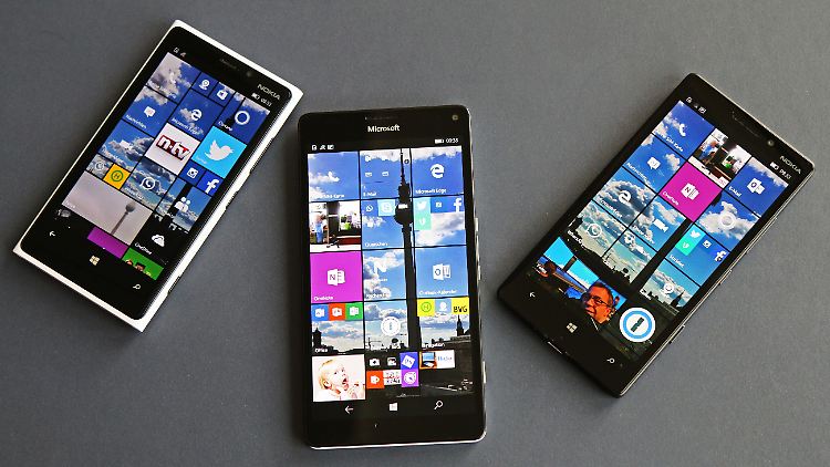 Dreimal Windows 10 Mobile: Nokia Lumia 920, Microsoft Lumia 950 XL, Nokia Lumia 930.
