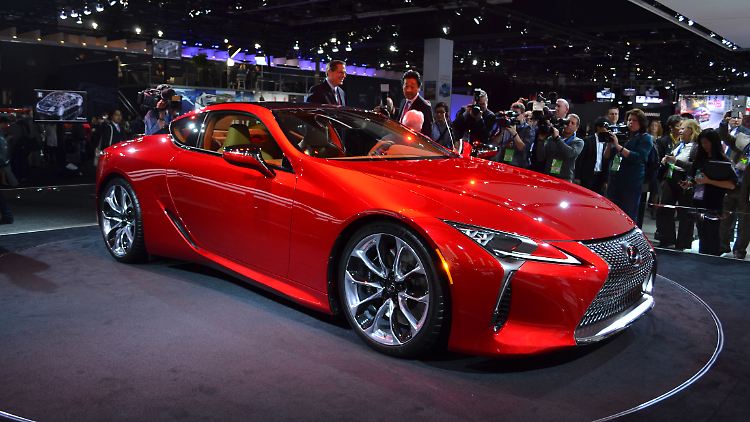 Vielen ist der markante Kühlergrill der Lexus-Modelle zu aggressiv. Dem Sportcoupé LC 500 steht er hingegen gut.