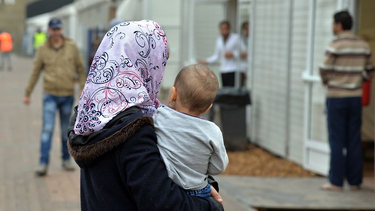 Die erste Generation der Flüchtlinge nach Deutschland Geld kosten. Es ist eine Investition in die Zukunft. 