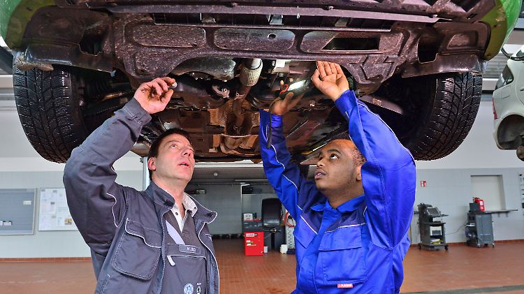 Etwa 380.000 Flüchtlinge, die 2015 nach Deutschland kamen, könnten auf dem Arbeitsmarkt integriert werden.
