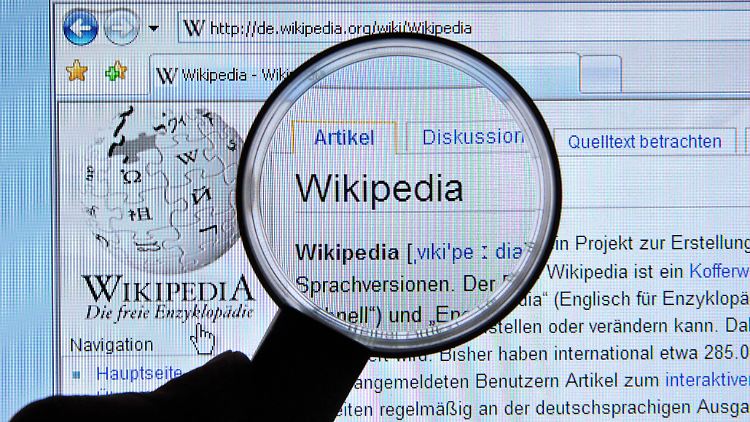 Wikipedia hat am 15. Januar Geburtstag, verzeichnet aber sinkende Benutzerzahlen.