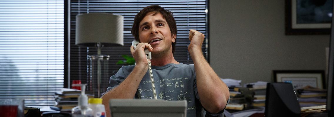 Christian Bale spielt in "The Big Short" einen Banker, der mit Wetten auf den großen Crash ein Vermögen macht.