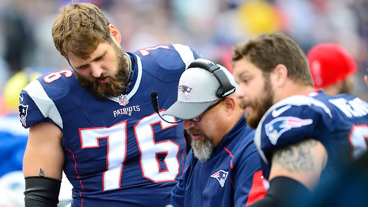 Im Laufe der Saison wechselt Vollmer von der rechten auf die linke Seite: Für die New England Patriots ist der Deutsche Gold wert.
