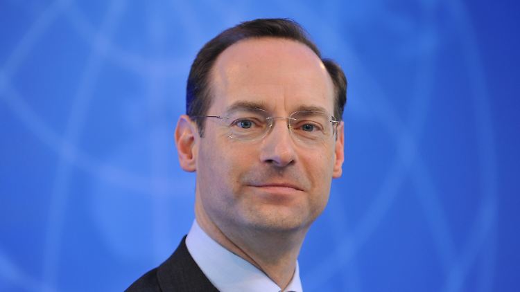 Oliver Bäte rechnet mit einer langen Niedrigzinsphase.