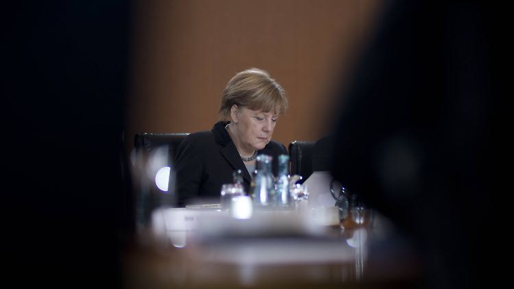 Kanzlerin Angela Merkel muss sich Kritik von allen Seiten anhören.