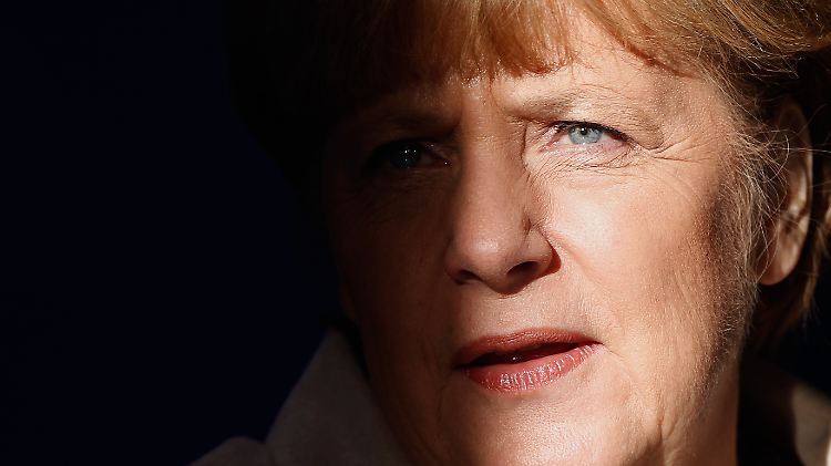 Die einen fordern von Angela Merkel eine Schließung der Grenzen, andere verweisen auf die Richtlinienkompetenz der Kanzlerin.